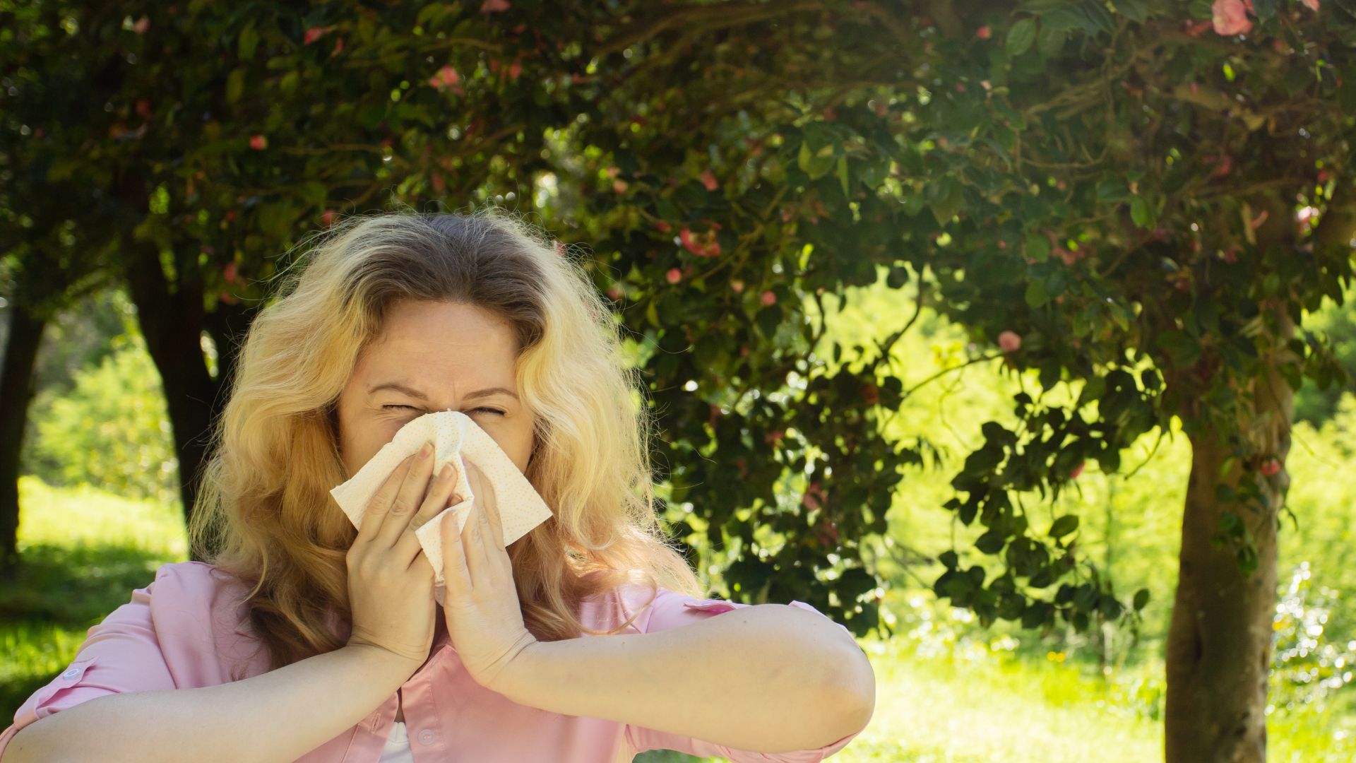 person with sinusitis
